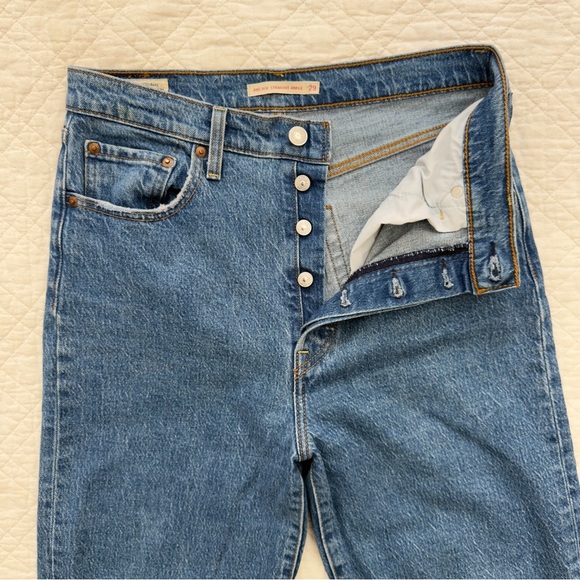 Levi’s Medium Wash Ribcage Straight Ankle Jeans - Picture 3 of 11